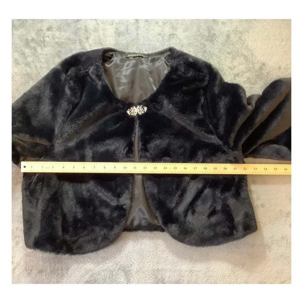 Park‎ and Main Black Faux Mink Fur Bolero Jacket Rhinestone Clasp